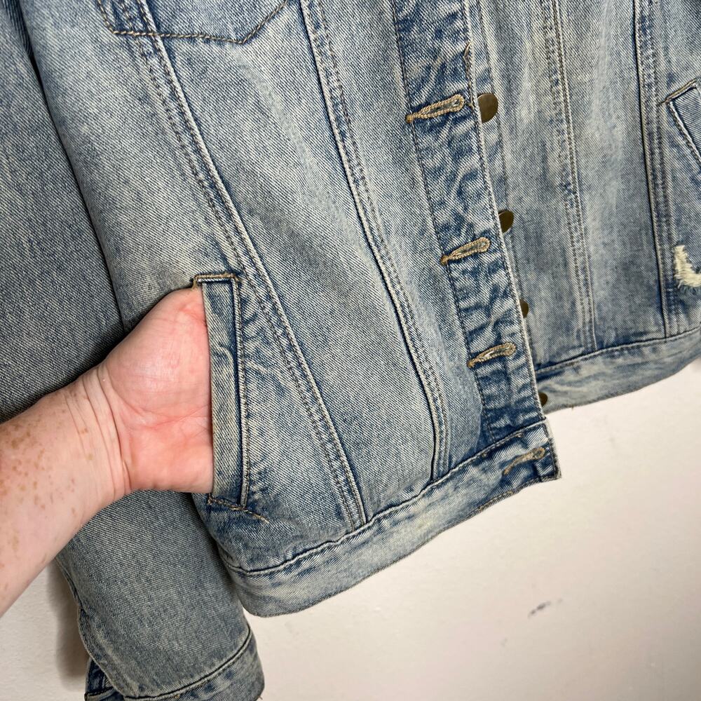 Forever 21 Faded Denim Jacket Small - Picture 4 of 10